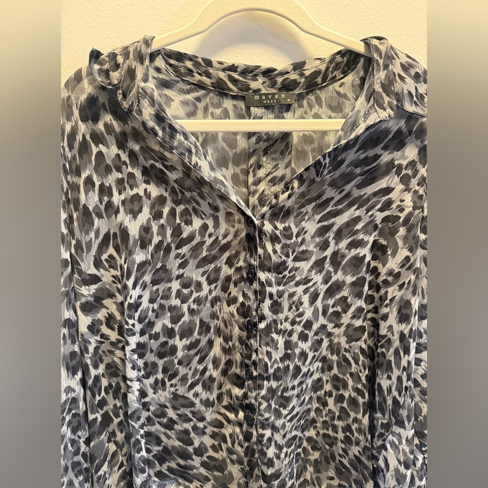 Maven West button-down blouse Animal Print Sheer Size M - Picture 2 of 6